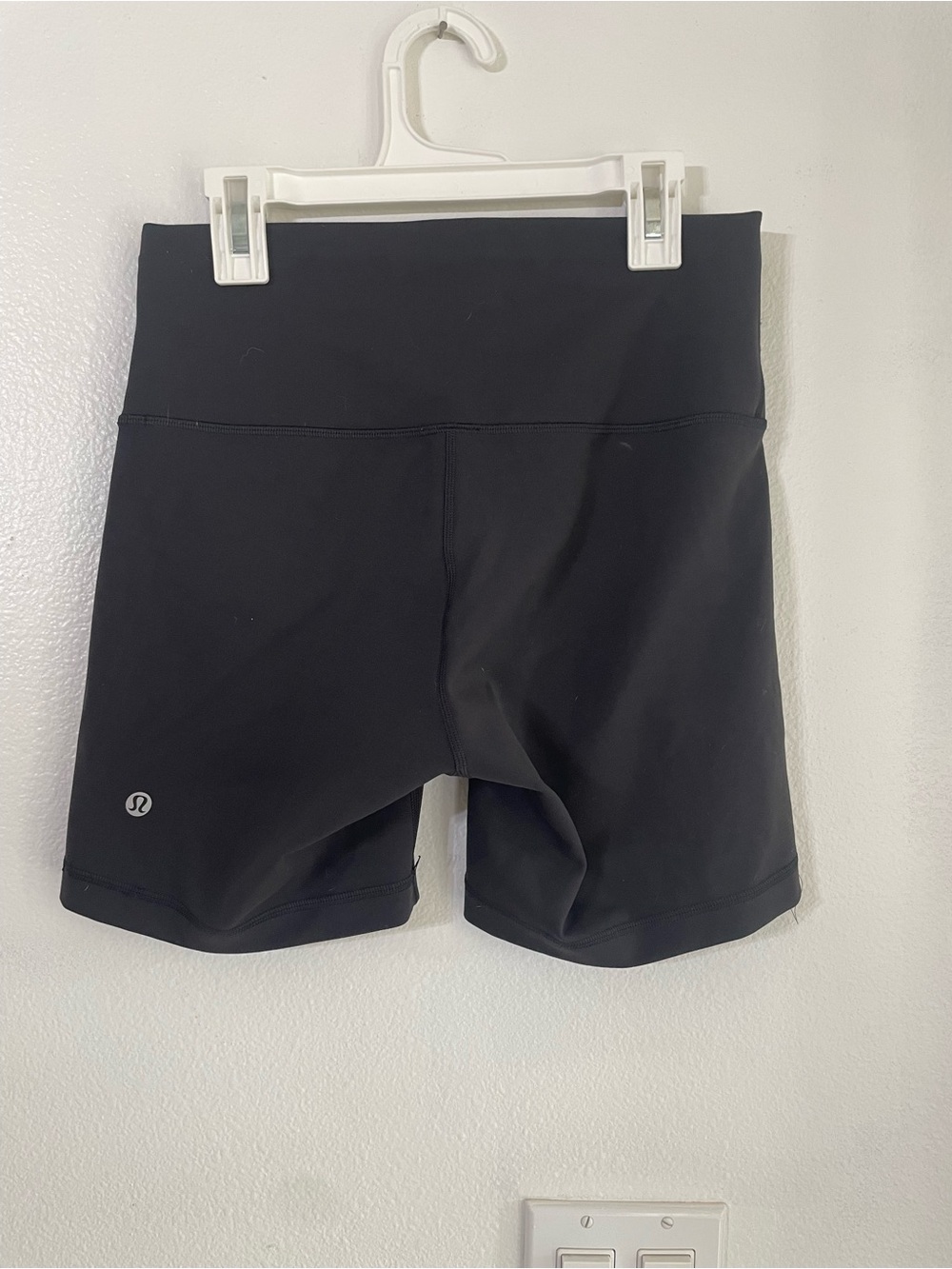 Lululemon Wunder Train High Rise Shorts Black Women's 8 - Picture 3 of 5